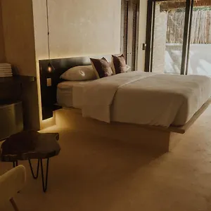 https://casa-chimi-tulum.tulum-hotels.net